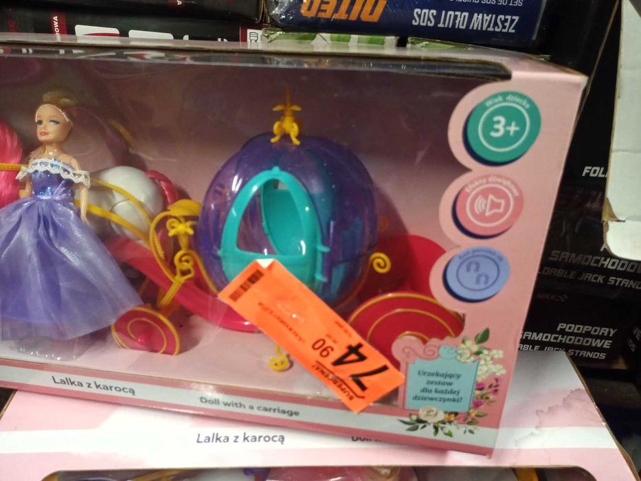 nowa lalka z karoca