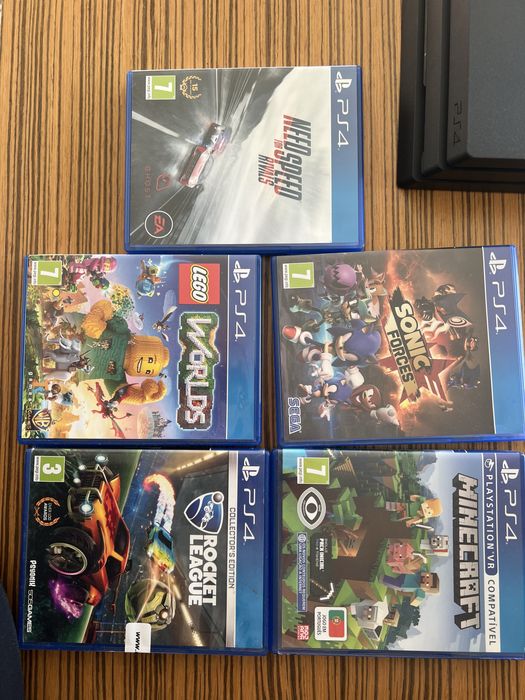 PS4 Pro 1TB + 2 Comandos + 5 Jogos