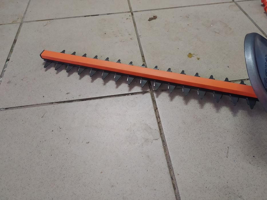 Nożyce elektryczne Husqvarna Flymo Easicut 420