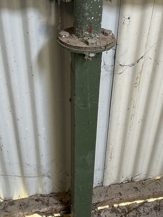 Armazem metálico 200 m²