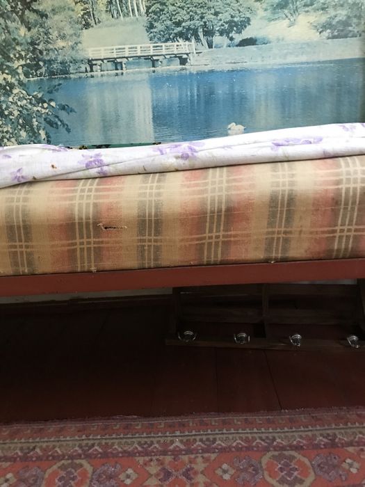 Ліжко- кровать, металевий корпус