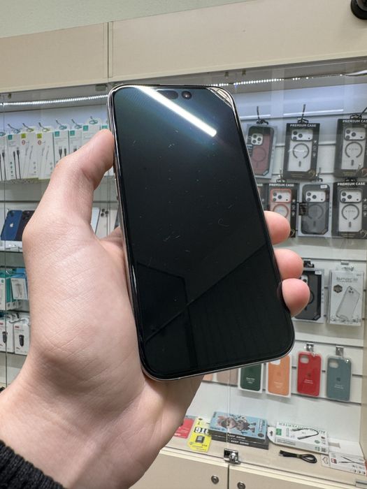 Iphone 15 pro (256гб)