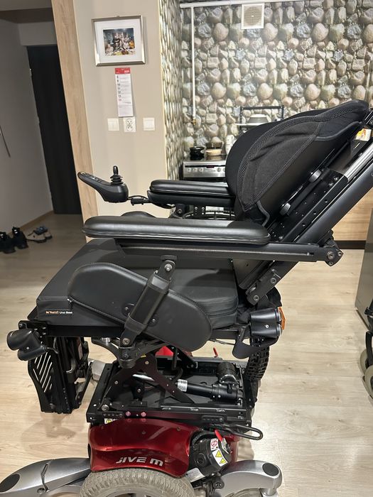 Wózek inwalidzki elektryczny Quickie Jive M transport