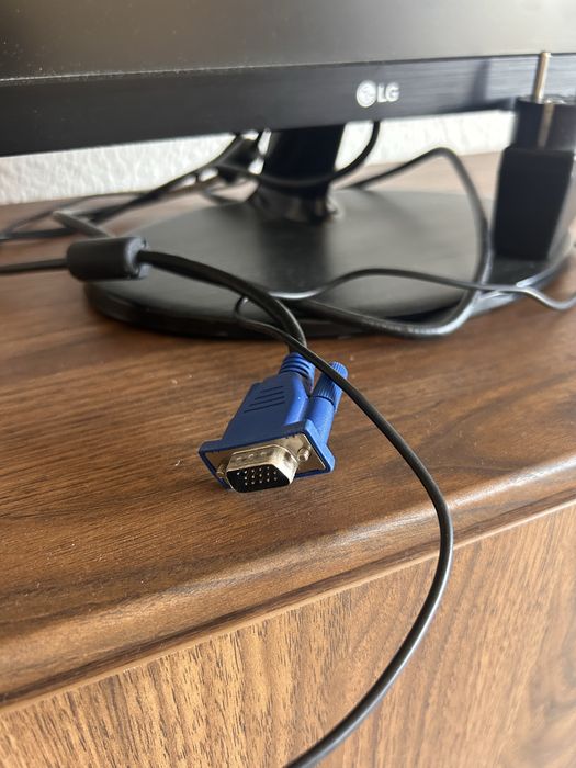 Monitor LG a funcionar