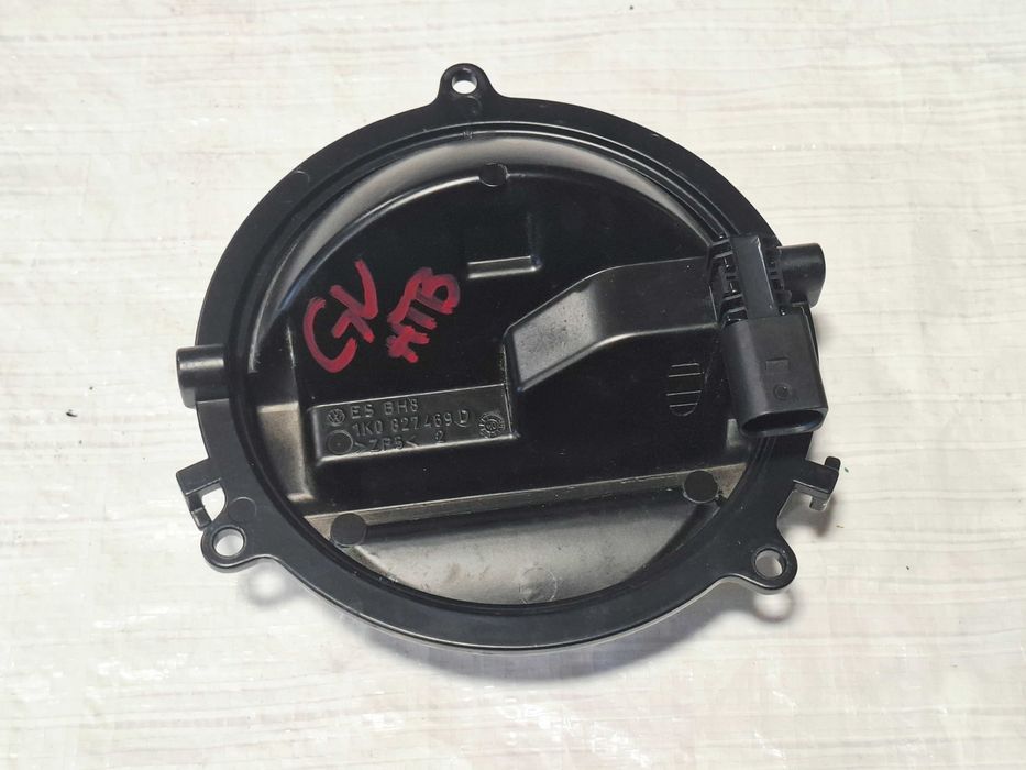 emblemat klamka mikrostyk klapy tył tylna tylnia vw golf v 5 1k0 2003 -2009 hatchback