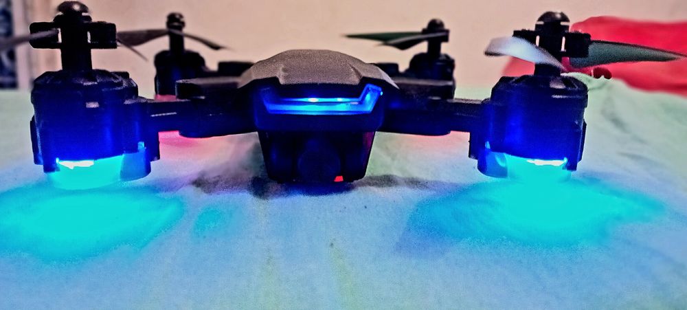 Drone Quadcopter Maginon WiFi HD – Como Novo (Luzes LED + Extras Selados)