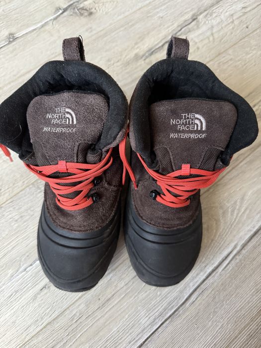 Зимові водонепроникні чоботи The North Face 35 розмір