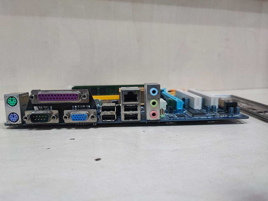 Материнська плата Gigabyte GA-G31M-ES2L +Xeon E5420+4GB DDR