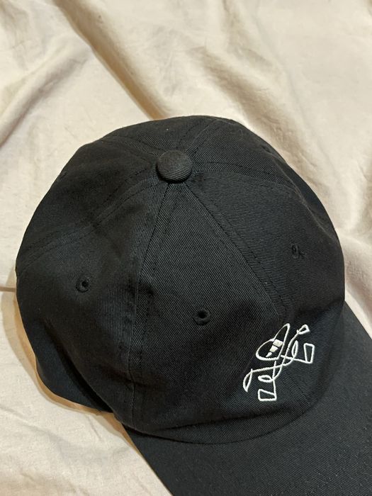 Czapka z daszkiem damska czarna Adidas Gold Coat Of Arms