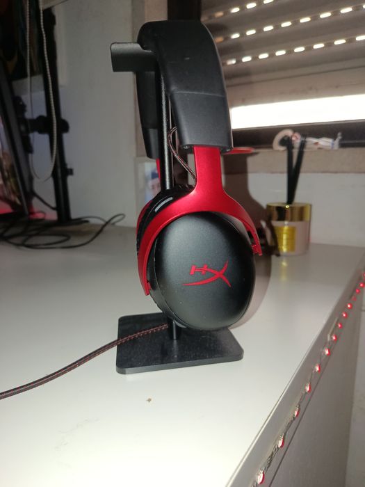 HyperX Cloud III (Incompleto) – Estado Impecável – Som Premium