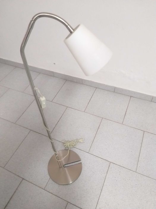 candeeiro de pé abajour em vidro