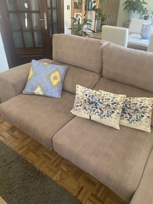 Sofá com chaise longue