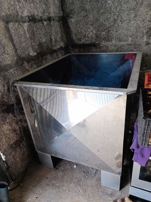 Lagar em inox para vinho