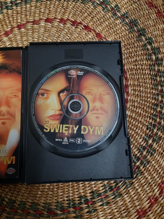 DVD z filmem Święty dym