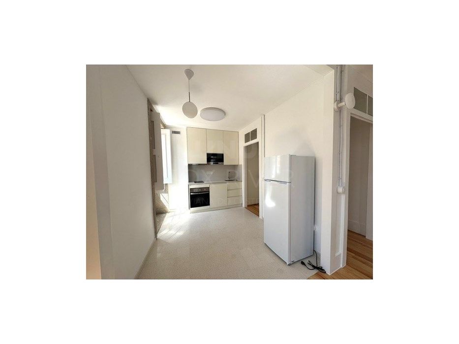 Apartamento T1 renovado para arrendamento em Viana do Castelo