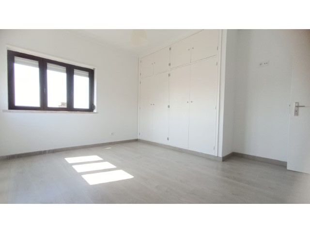 Alugo apartamanto t2 estoril perto casino