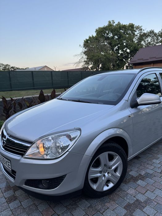 Opel astra H 2009р продам Опель Астра Н  авто в рідній фарбі