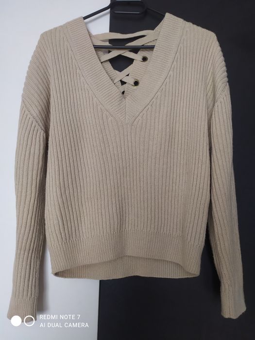 Sweter damski z wiązaniem