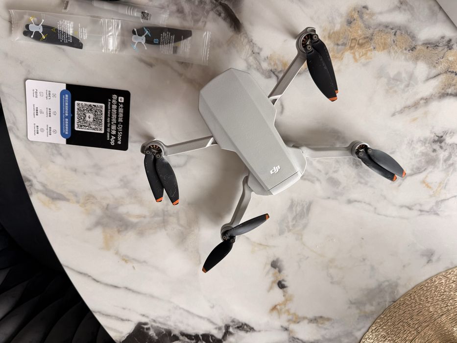 Dron dji mini 4k