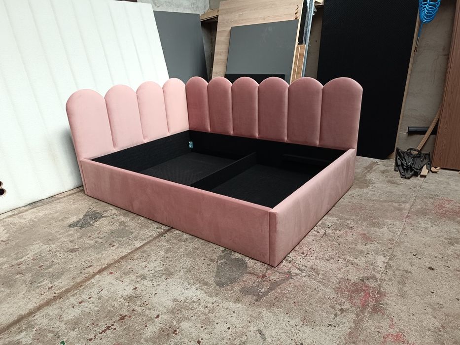 Łóżko tapicerowane narożne biszkopty dla dziewczynki panele na wymiar