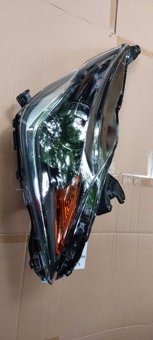TOYOTA AYGO 2014+  lampa przednia