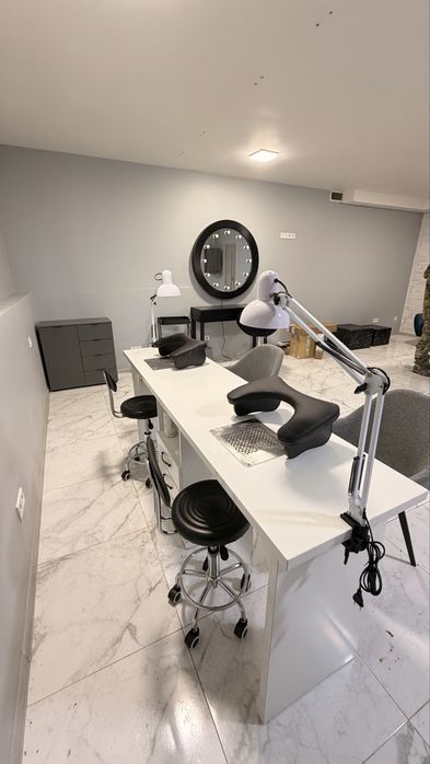 Продам меблі для салону