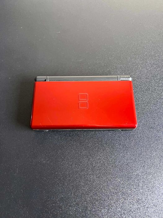 Nintendo DS Lite Preta/Vermelha com 80+ Jogos