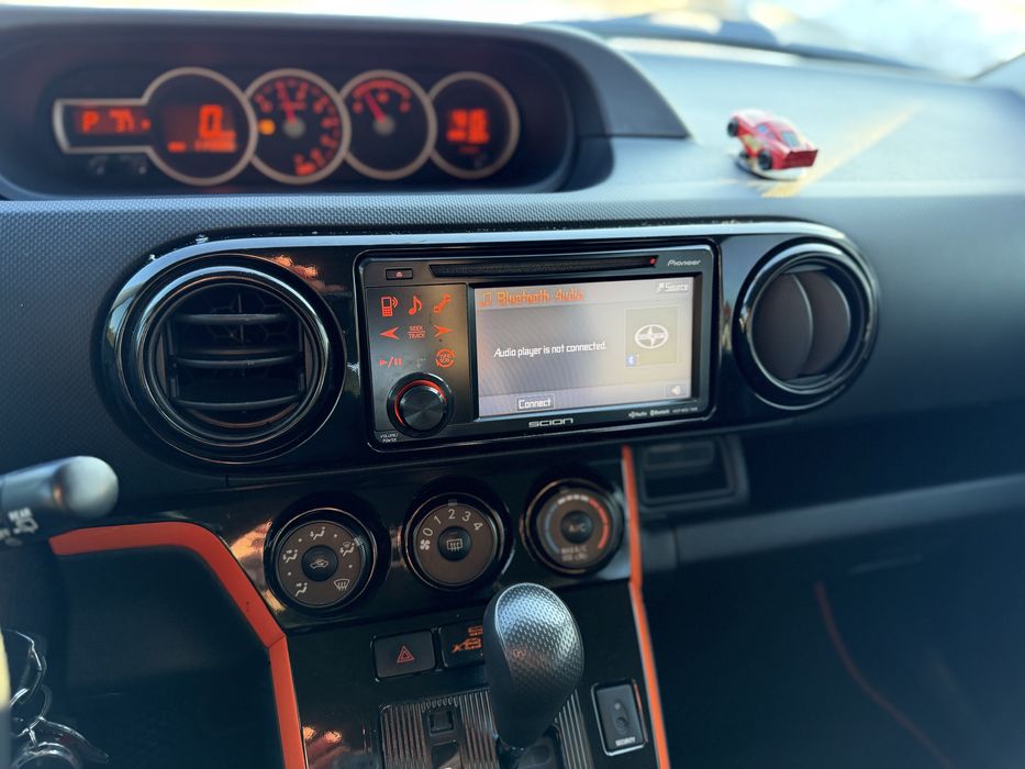 Toyota Scion Xb 2011 2.4 Corolla