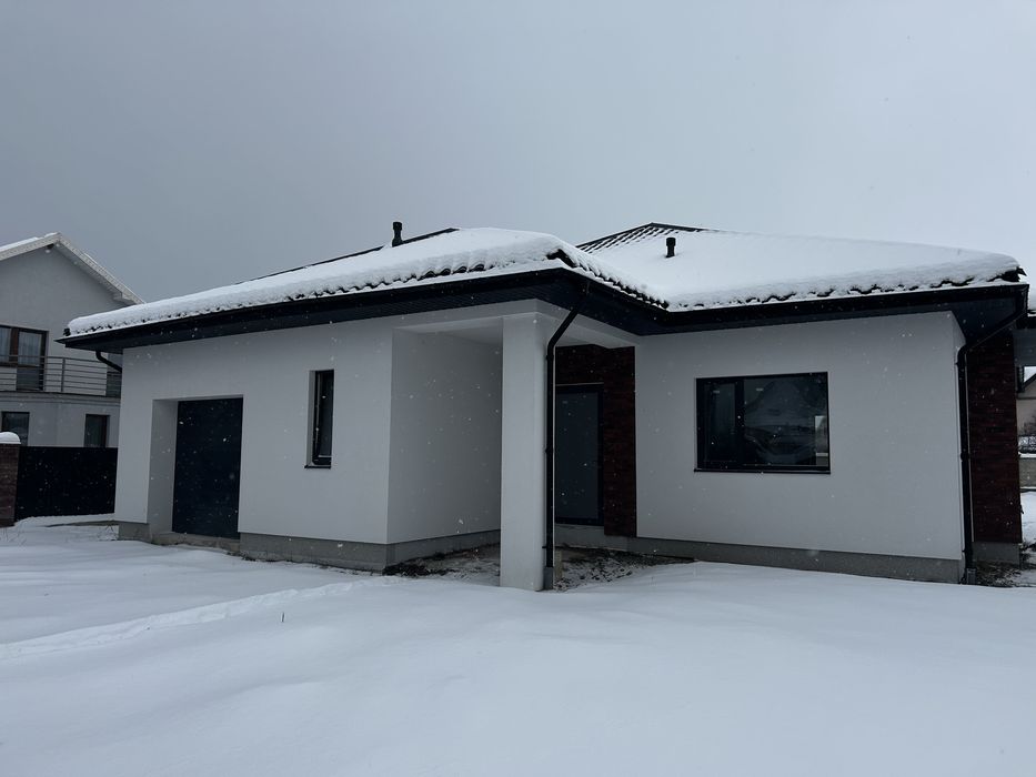 Одноповерховий ОСОБНЯК з гаражем