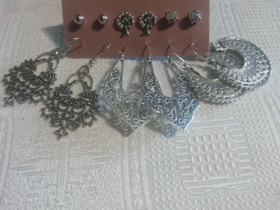 Brincos Vários Tamanhos e Temas