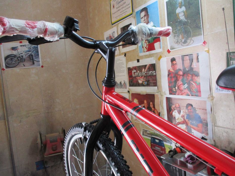 Bicicleta B’Twin roda 20 Vermelha 5 Velocidades