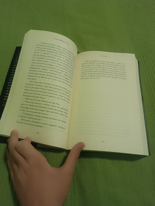 Livro pai nosso- Clara Ferreira Alves