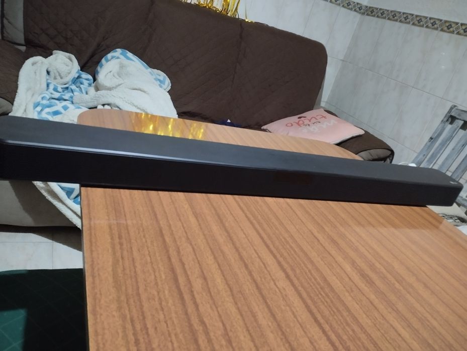 Vendo sistema de som  LG com marcas de uso porém nada partido e tudo o