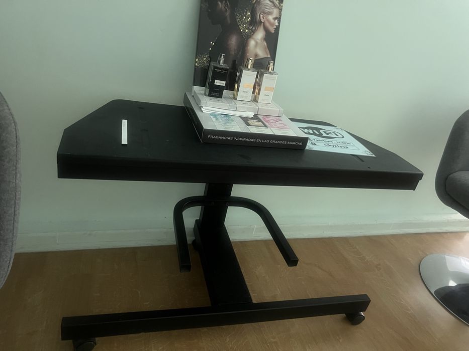 Mesa de apoio de Tv ou outras coisas