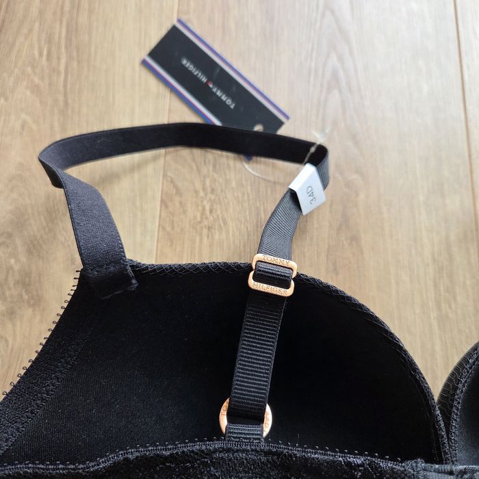 Nowy biustonosz Tommy Hilfiger