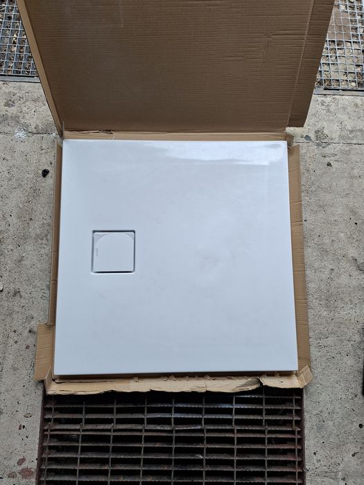 Nowy brodzik Tako Slim 80x80x4 Cersanit