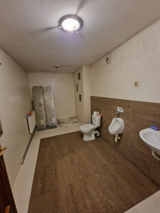 Hala magazyn budynek z częścią biurową, Każda Działalność