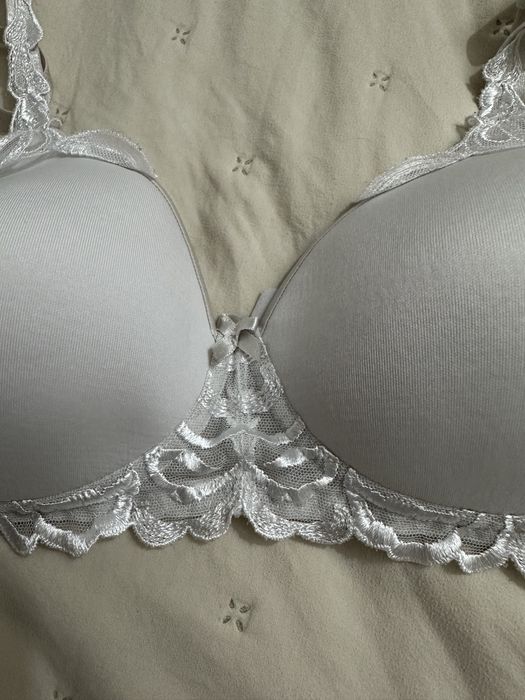 Triumph 75 B biustonosz stanik