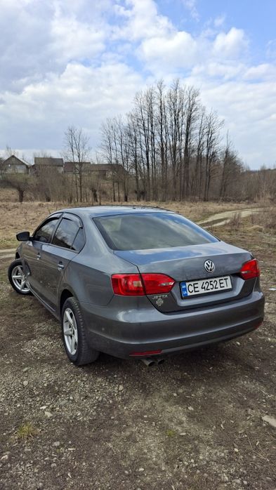 Машина обслужена  нова ризина  .  Всі питання по  телефону