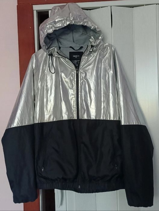 Kurtka cienka czarno-srebrna rozm M/L