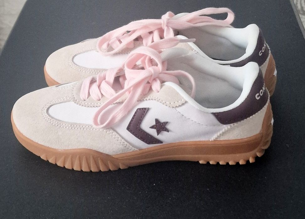 Sneakersy płaskie "Converse".