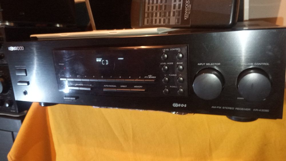Amplificador Kenwood com radio RDS e comando