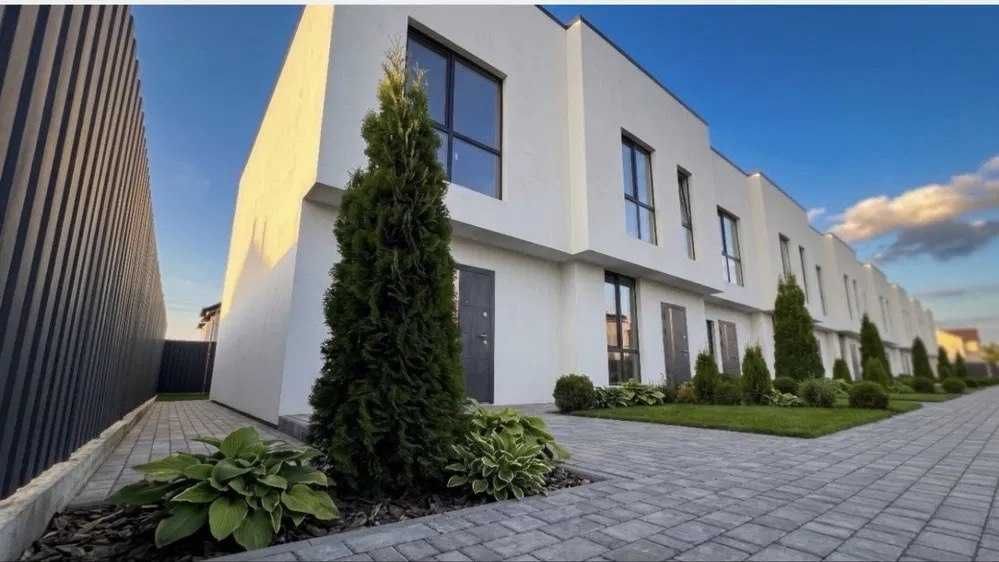 Продаж дворівневої квартири 53 м² з власним двориком, до Києва 500м