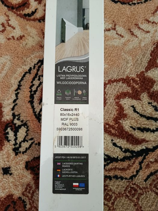 Sprzedam listwy przypodłogowe białe