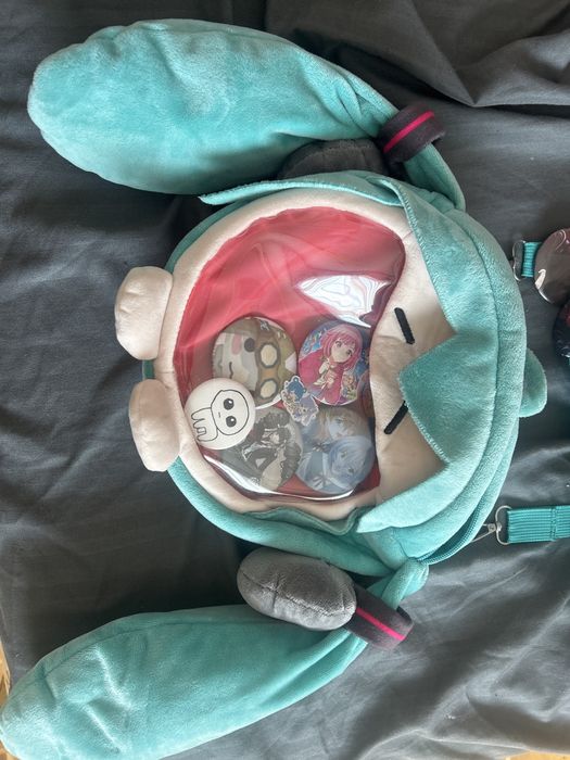 Сумка хацуне мику(без значков) идеальное состояние