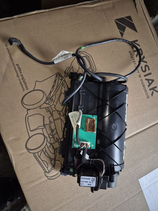 Wyswietlacz LCD nawigacja peugeot citroen  3008 5008