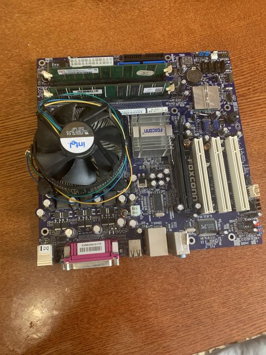 Набір материнська плата оперативна памʼять та процессор з куллером