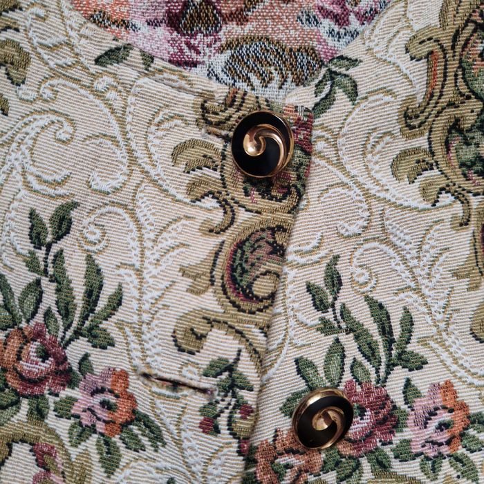 Вінтажний жіночий жакет з гобеленової тканини