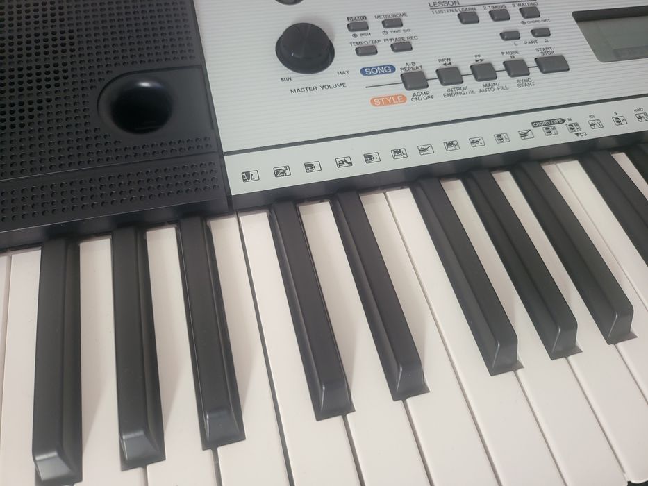 Teclado de iniciação Yamaha YPT-260