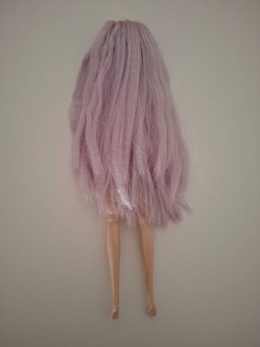 Barbie Extra articulada híbrida